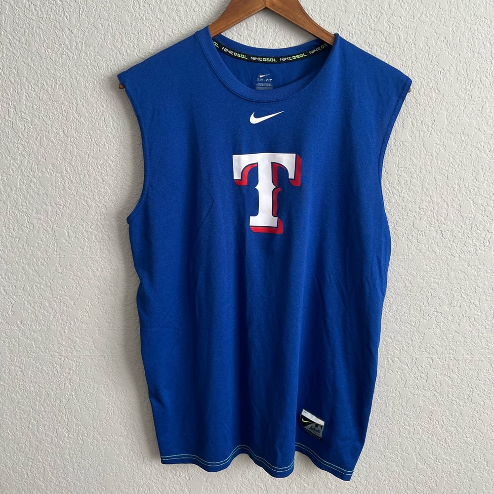 Mens workout tank top